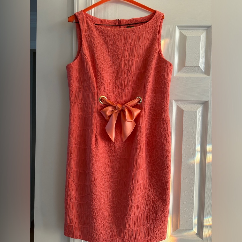 Taylor, size 14, textured pattern sheath dress